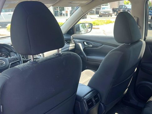 Used 2020 Nissan Rogue SV AWD/4WD image 15