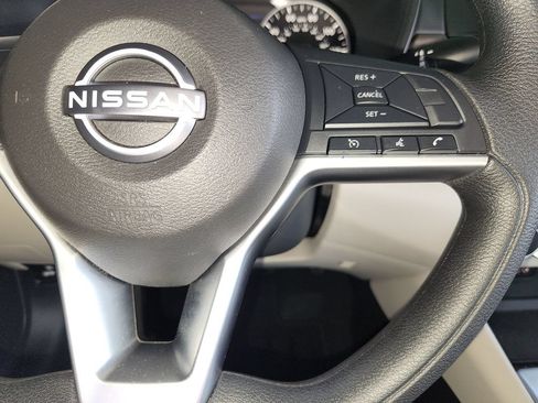 Used 2025 Nissan Altima 2.5 SV FWD image 25