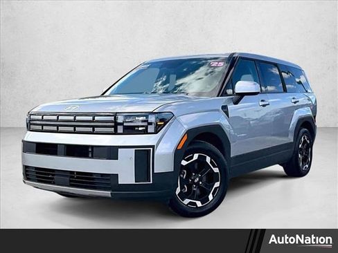 Used 2025 Hyundai Santa Fe SE image 1