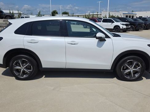 Certified 2024 Honda HR-V EX-L image 6