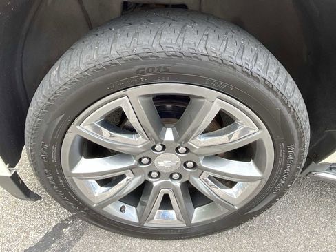 Used 2015 Chevrolet Suburban LTZ image 32