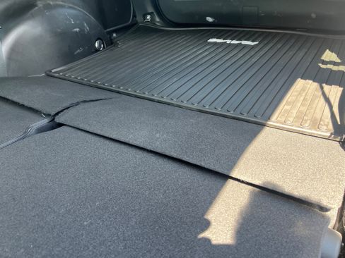 Used 2017 Toyota RAV4 XLE w/ All Weather Liner Package AWD/4WD image 13