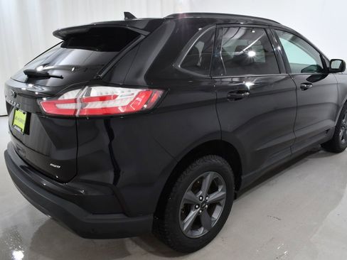 Used 2024 Ford Edge SEL w/ Sport Appearance Package image 11