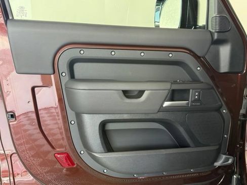 New 2026 Land Rover Defender 90 X-Dynamic SE AWD/4WD image 24