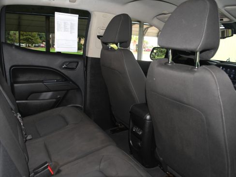 Used 2020 Chevrolet Colorado LT image 17