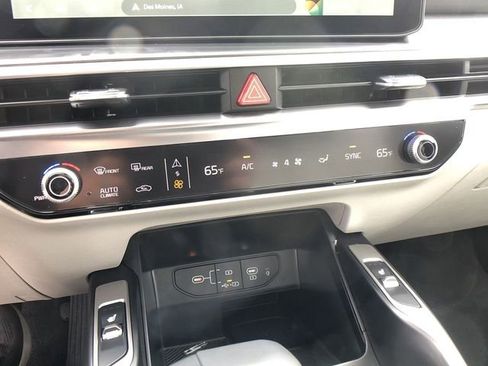 New 2025 Kia Sorento S w/ Panoramic Sunroof Package image 19