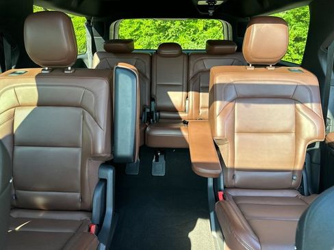 Used 2025 Lincoln Navigator L Reserve AWD/4WD image 37