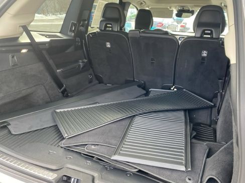 Used 2022 Volvo XC90 T6 Momentum image 9
