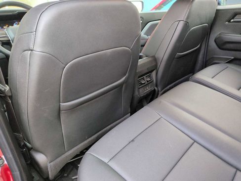 Used 2025 Chevrolet Colorado Z71 w/ Technology Package image 18