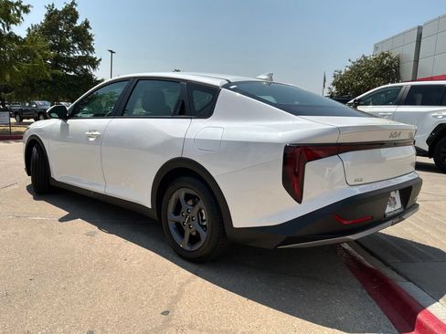 Used 2025 Kia K4 FWD image 8