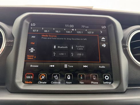 Used 2022 Jeep Wrangler Unlimited Sahara w/ Cold Weather Group AWD/4WD image 19