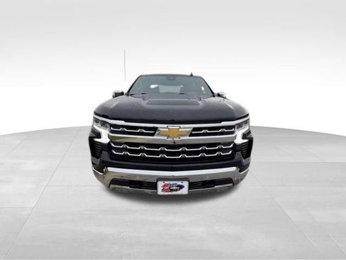 Used 2023 Chevrolet Silverado 1500 LTZ AWD/4WD image 3