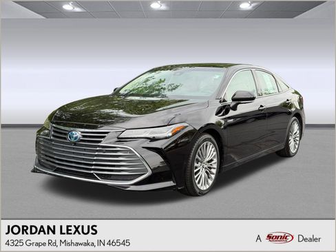 Used 2019 Toyota Avalon Limited w/ Advanced Safety Package FWD image 1