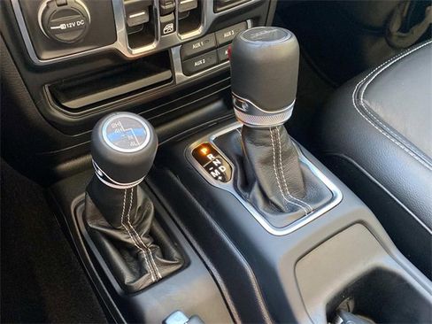 Used 2022 Jeep Gladiator Overland w/ Popular Equipment Package image 30