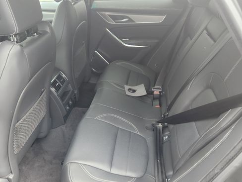 New 2025 Jaguar F-PACE R-Dynamic S image 18