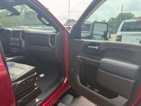 Used 2022 GMC Sierra 3500 Denali AWD/4WD image 9