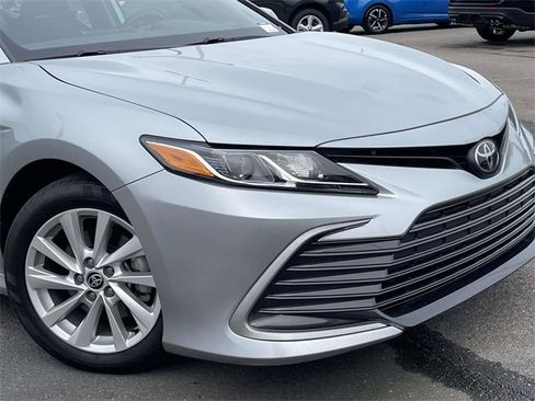 Used 2024 Toyota Camry LE image 9
