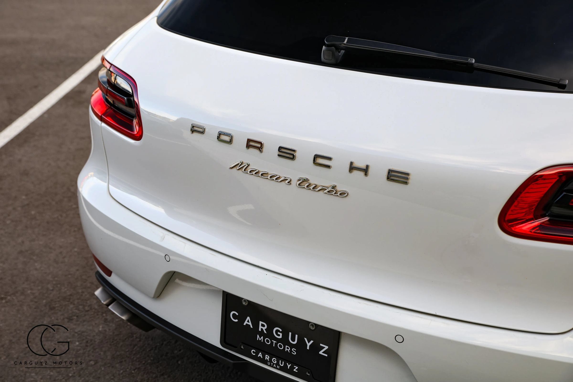 Used 2015 Porsche Macan Turbo AWD/4WD image 13