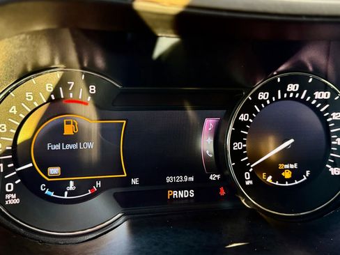 Used 2013 Lincoln MKZ image 37