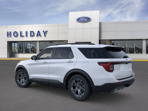 Used 2026 Ford Explorer Active w/ Active Comfort Package AWD/4WD image 5
