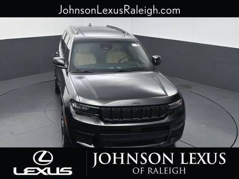 Used 2024 Jeep Grand Cherokee L Summit w/ Advanced Protech Group IV AWD/4WD image 23