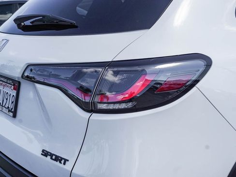 Used 2025 Honda HR-V Sport image 7