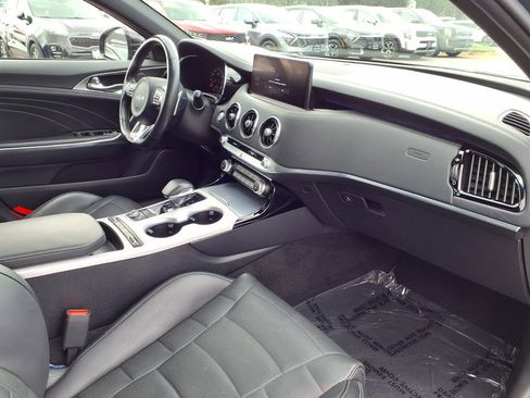 Used 2022 Kia Stinger GT2 image 14