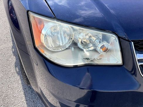 Used 2013 Dodge Grand Caravan SXT w/ UConnect Hands-Free Group image 32