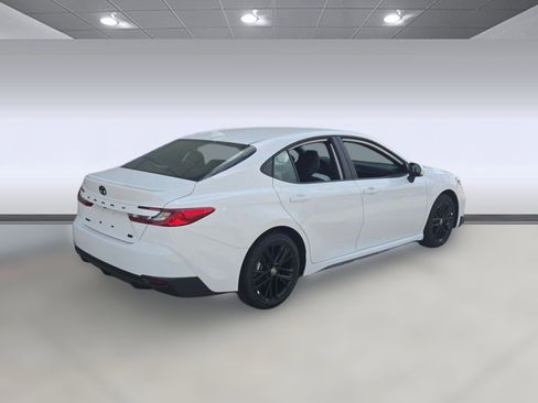 Used 2026 Toyota Camry SE w/ Convenience Package FWD image 8
