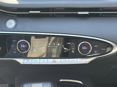 Used 2022 Genesis GV70 2.5T image 17