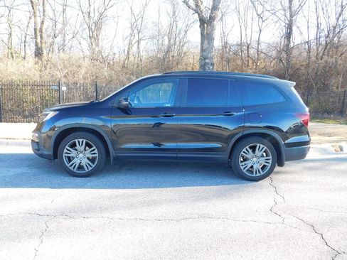 Certified 2022 Honda Pilot Sport image 2