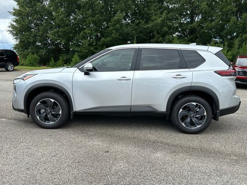 New 2025 Nissan Rogue SV image 9