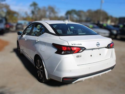Used 2020 Nissan Versa SV image 11
