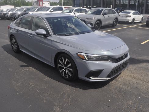 Used 2024 Honda Civic EX image 1