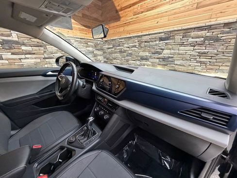 Used 2022 Volkswagen Taos SE image 13