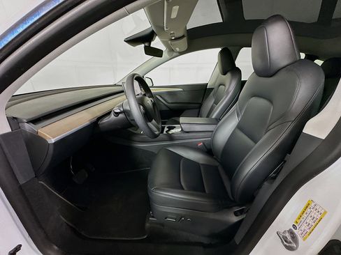Used 2023 Tesla Model Y AWD image 13