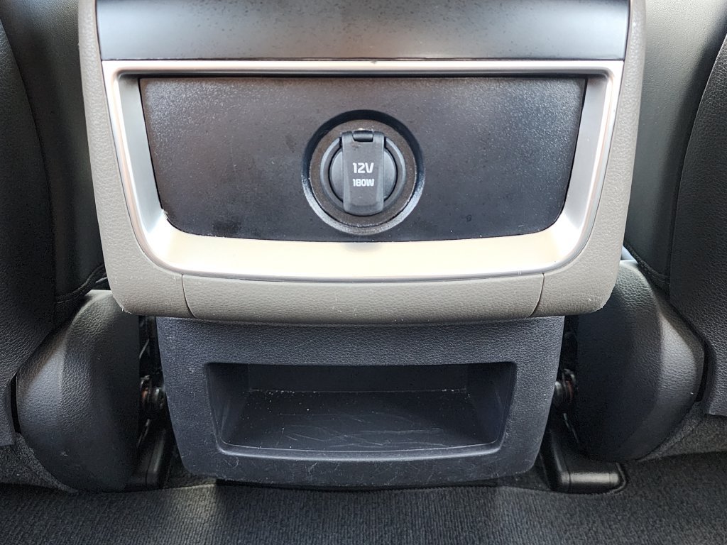 Used 2025 Kia Carnival FWD image 20