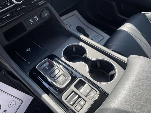 Certified 2025 Honda Pilot Elite image 22