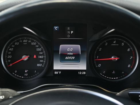 Used 2019 Mercedes-Benz GLC 300 4MATIC w/ Premium Package image 13