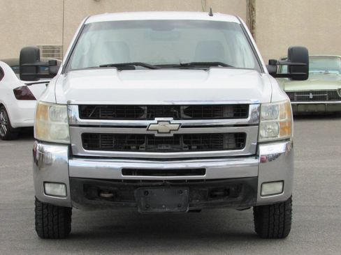 Used 2007 Chevrolet Silverado 2500 LT w/ 2LT Convenience Package image 3