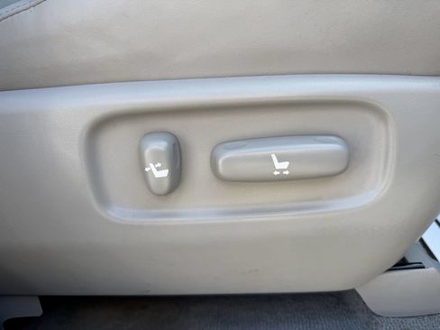 Used 2006 Toyota Highlander Limited AWD/4WD image 26