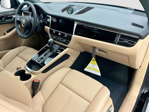 Used 2026 Porsche Macan AWD/4WD image 20