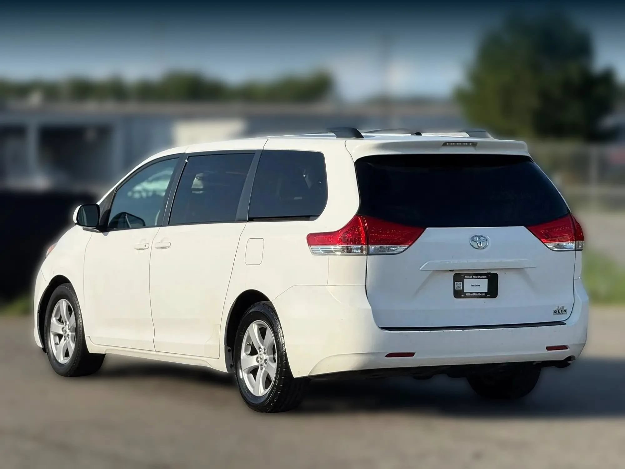 Used 2012 Toyota Sienna LE FWD image 10