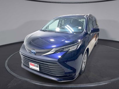 Used 2022 Toyota Sienna LE