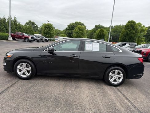 Used 2024 Chevrolet Malibu LT FWD image 2
