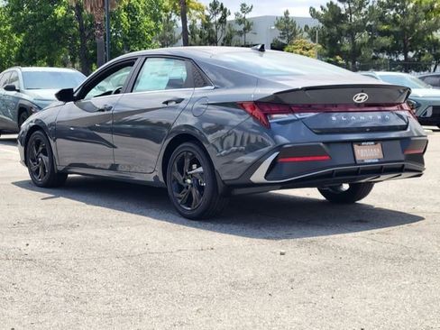New 2026 Hyundai Elantra SEL Sport FWD image 3