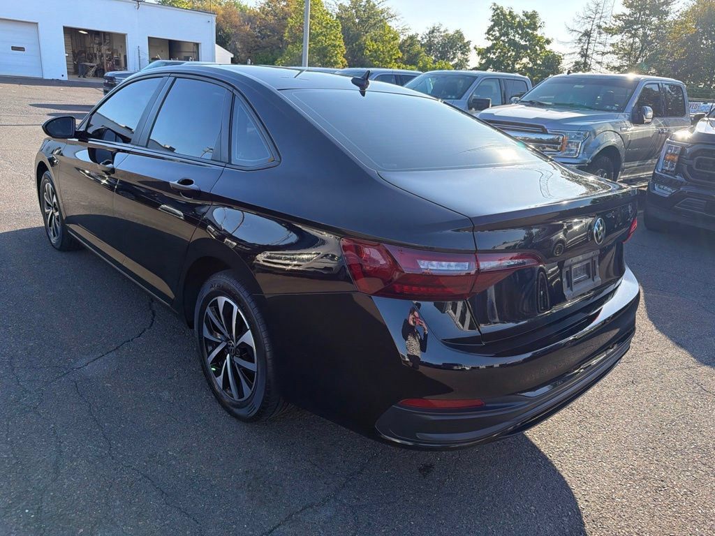 Used 2024 Volkswagen Jetta S FWD image 3