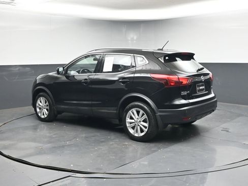 Used 2018 Nissan Rogue Sport SV w/ SV Technology Package image 3