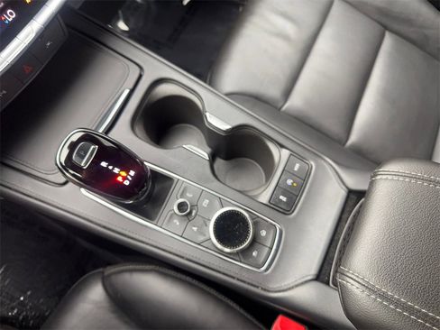 Used 2024 Cadillac XT4 Premium Luxury image 69