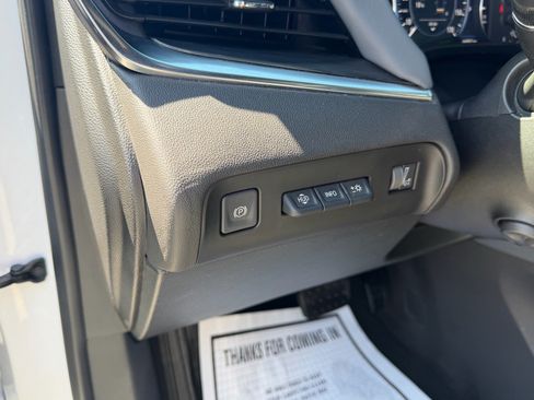 Used 2022 Buick Enclave Premium AWD/4WD image 19